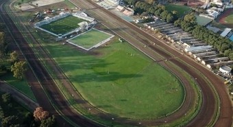 Gloria del fútbol va a la carga por una licitación en el Hipódromo