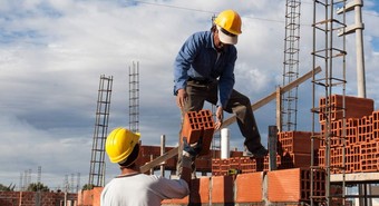 La venta de insumos para la construcción tropezó en mayo y cayó 12%