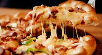 Censo en pizzerías: ya piden hasta $10.000 por una pizza en Rosario