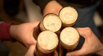 Año nuevo: cayó 50% la venta de espumantes y subió la demanda de fernet