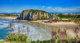 Cuál es la imperdible playa brasileña a pocos kilómetros de Argentina