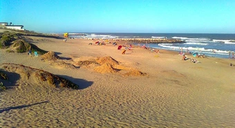 La playa cerca de Mar del Plata que es de las más buscadas de la costa 