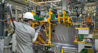 La industria cayó en julio y 8 de 12 sectores fueron para atrás