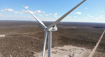 Colocó bonos verdes para energía limpia y cosechó más de lo esperado