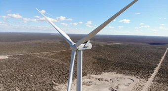 Colocó bonos verdes para energía limpia y cosechó más de lo esperado