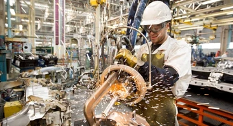 Fuerte derrumbe de la actividad industrial en diciembre