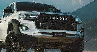 Toyota Hilux GR-S 