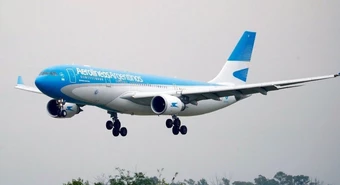 El Gobierno declaró a Aerolíneas como una empresa sujeta a privatización