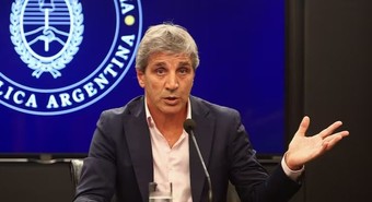 Caputo: "De ninguna manera se va a disparar el dólar"