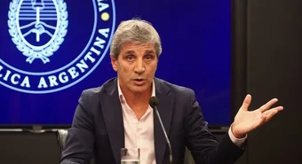 Caputo: "De ninguna manera se va a disparar el dólar"