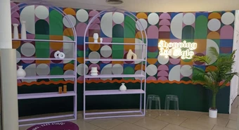 El antidomingo del Shopping del Siglo viene con plantas y un DJ set