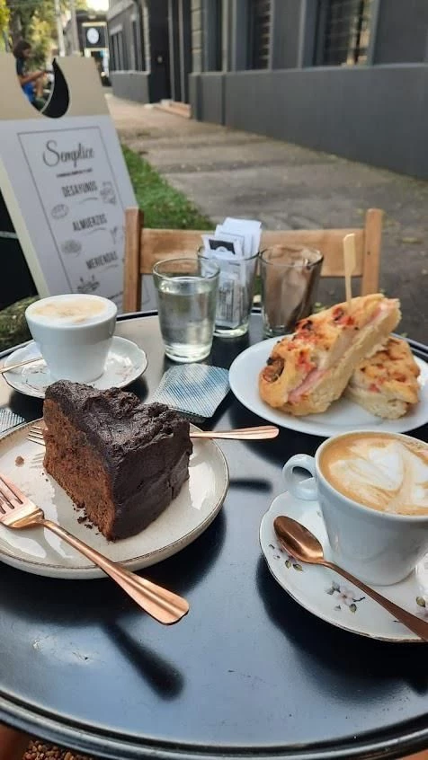 De la televisi&oacute;n a su propio proyecto: una chef rosarina inaugura un caf&eacute; con identidad de barrio