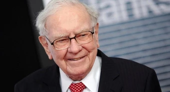 El consejo de Warren Buffet para los jóvenes que buscan empleo 