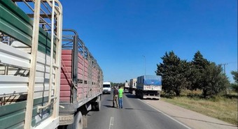 Aunque el paro es el lunes, hay transportistas que ya se movilizan