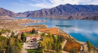 El turismo cerró otro finde largo con menos turistas y menos consumo 