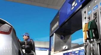 Sorpresa: YPF anunció que bajará 4% los precios de la nafta y el gasoil