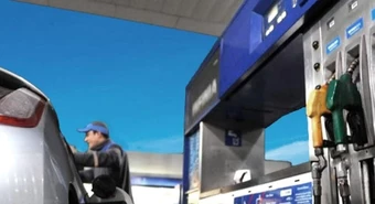 Sorpresa: YPF anunció que bajará 4% los precios de la nafta y el gasoil