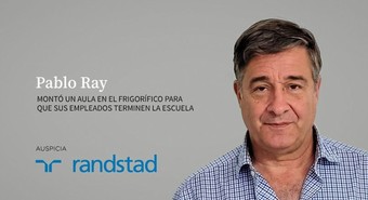 Montó un aula en el frigorífico para que sus empleados terminen la escuela