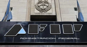La Afip intimó a unas 200 personas con cuentas no declaradas en el exterior