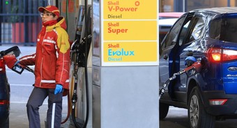 Dos petroleras se suman a YPF y bajan el precio de la nafta y el gasoil