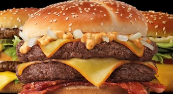 Hamburguesas a mitad de precio: cadenas ofrecen descuentos y promociones 