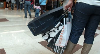 Marcas top con locales en Rosario bajan el precio de sus productos 