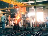 Fundición suma horno para producir nuevas piezas ferroviarias