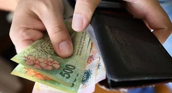 Una provincia paga bono de $ 200.000 y aumento de 95% a empleados públicos