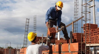 Lanzaron descuentos y cuotas en compras de materiales de construcción