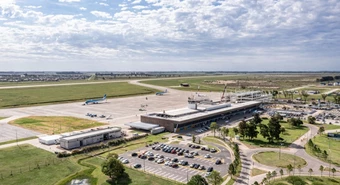 Una disputa entre constructoras puede dejar al Aeropuerto sin verano