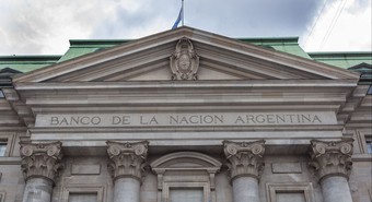 Caputo reveló cómo pagará los vencimientos 2025, ¿qué rol tienen los bancos?