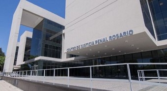 Pidieron un adelanto en dólares, se gastaron la plata y terminaron imputados
