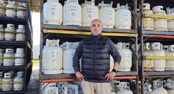 Instalan un robot que vende garrafas de gas y usa IA para atender clientes