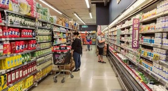 Volvió a subir el consumo en supermercados, y cayó en mayoristas
