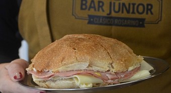 El rosarino Bar Junior lleva sus platos estrella a Buenos Aires