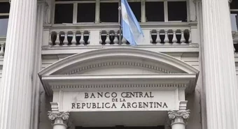 Eliminan un nuevo control para operaciones bancarias en dólares