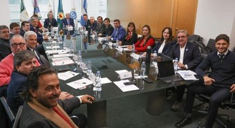 Gobernadores se plantan: reclaman más fondos de los combustibles y el Tesoro