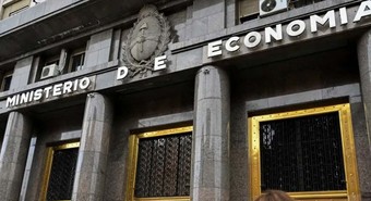 El Gobierno consiguió dólares para el pago del vencimiento de deuda en julio