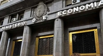 El Gobierno consiguió dólares para el pago del vencimiento de deuda en julio