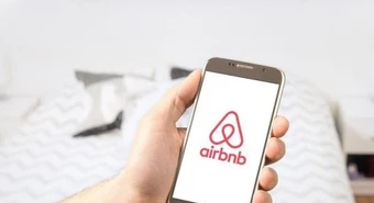 De chefs a masajistas: Airbnb sumará a su app servicios y experiencias