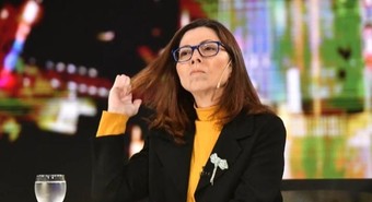 Batakis criticó el turismo en el exterior, pero su hijo está en Londres