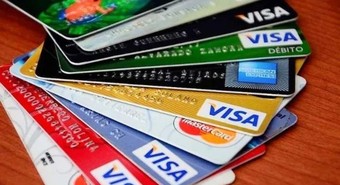 Tarjetas: hasta cuánto te pueden cobrar de recargo por pagar en cuotas