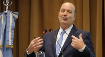 Sturzenegger: “La propuesta es motosierra en las provincias”