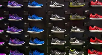 Nuevo outlet de una marca top vende zapatillas desde $50.000: ¿dónde queda?