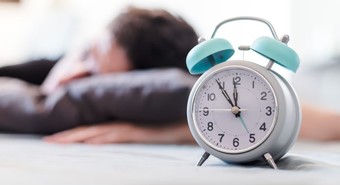 Cómo dormir bien cuando viajamos y cambiamos la rutina 