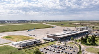 La Provincia diseña un plan contrarreloj para atraer una aerolínea europea