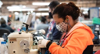 Fábrica de Nike y Adidas despidió a 100 empleados porque se quedó sin insumos para producir