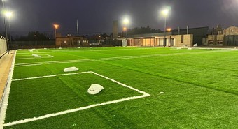Jugador de fútbol construye un complejo deportivo de alta gama