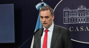 Lunes negro en los mercados: habló Adorni y ratificó el rumbo del Gobierno 