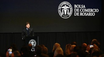 Milei pasó por la Bolsa y cargó contra los senadores: "Degenerados fiscales"